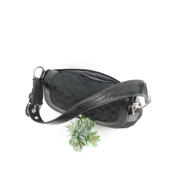 Authentic Coach Vintage Black Signature Flap Bag - Picture 4 of 10